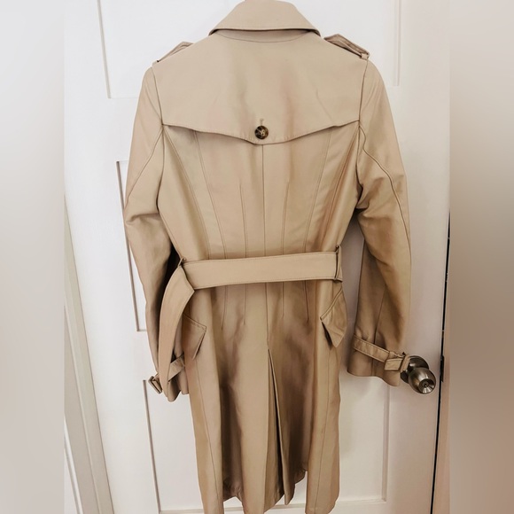 Zara raincoat - Picture 3 of 4